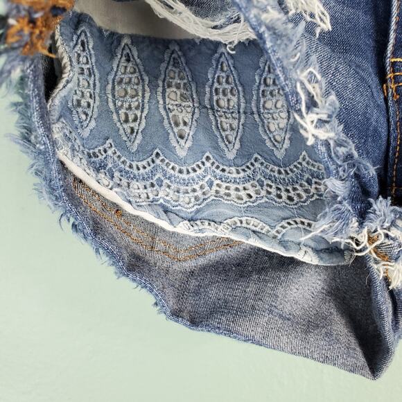 American Eagle Outfitters AEO Hi-Rise Shortie Distressed Jean Shorts Size 2 - Picture 5 of 7